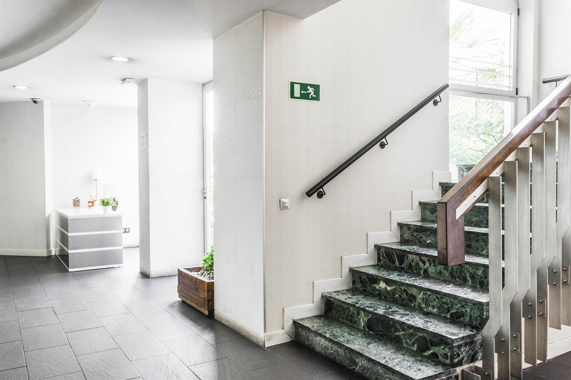 Gran Via Suites Madrid Exterior photo